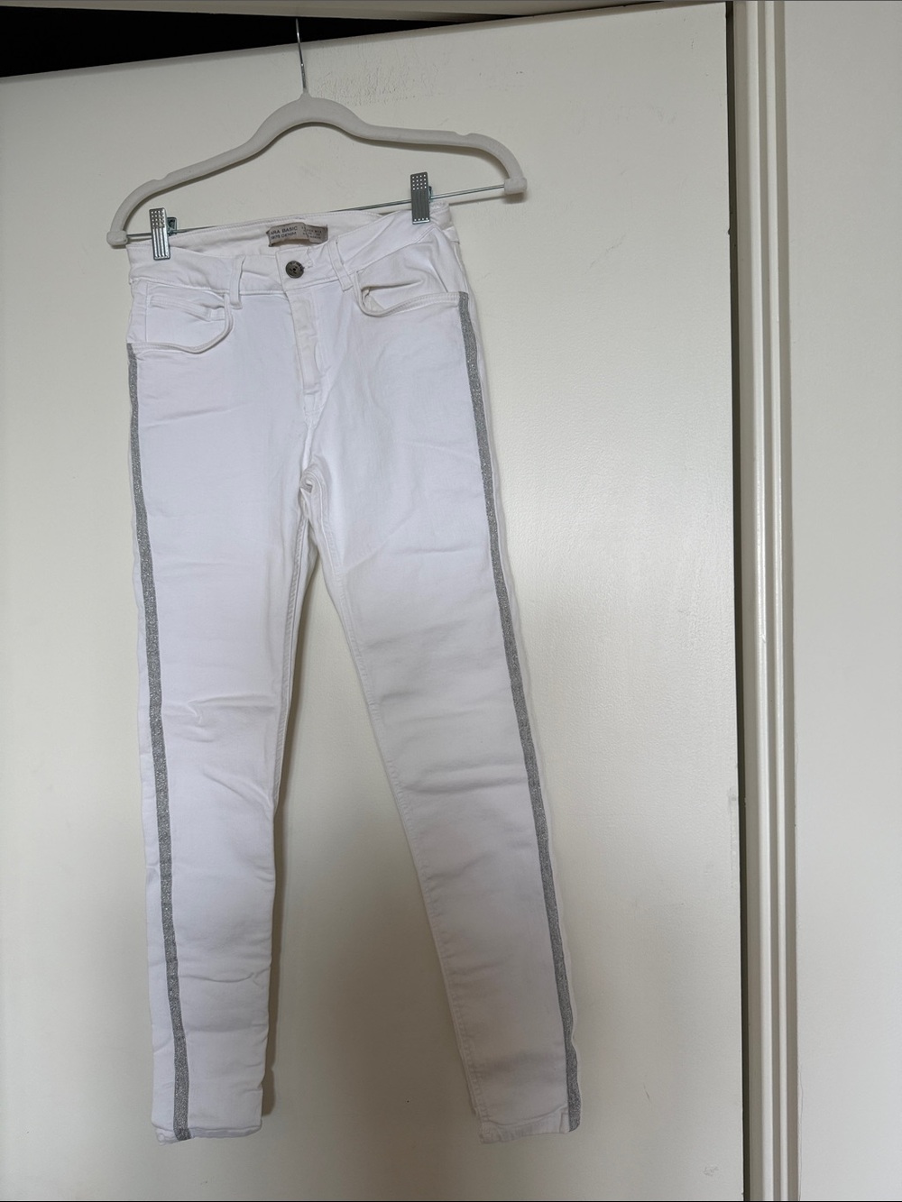 Zara White Skinny legging Jeans with Silver Side Trim